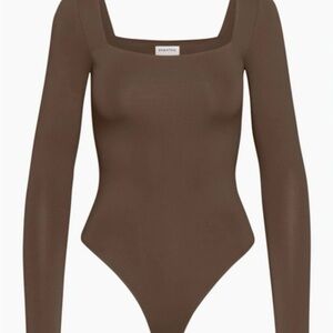 Aritzia Babaton Contour Longsleeve Bodysuit - Coffee Bean (XS)